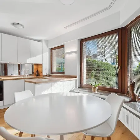 Exclusive Ludenberg Living In Stunning Area