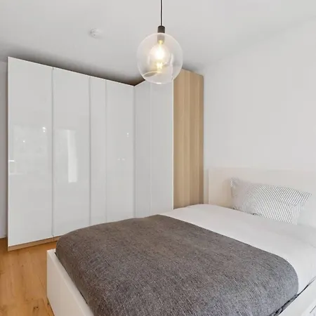 Exclusive Ludenberg Living In Stunning Area
