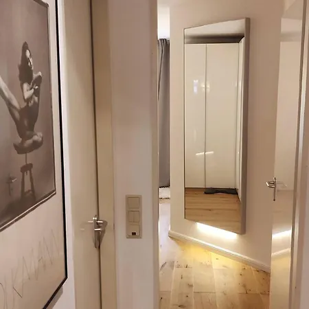 Exclusive Ludenberg Living In Stunning Area * דיסלדורף