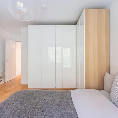 Exclusive Ludenberg Living In Stunning Area Dusseldorf