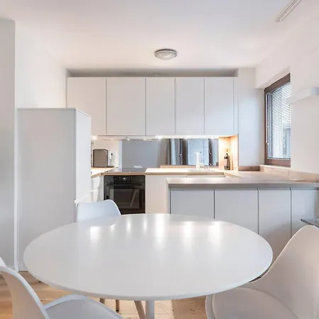 Exclusive Ludenberg Living In Stunning Area דיסלדורף