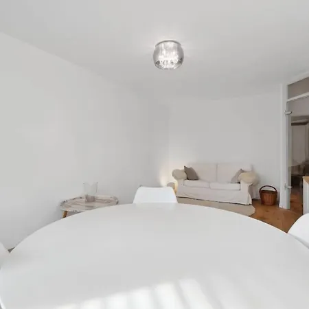 Exclusive Ludenberg Living In Stunning Area * Dusseldorf