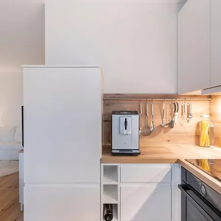 Exclusive Ludenberg Living In Stunning Area דיסלדורף