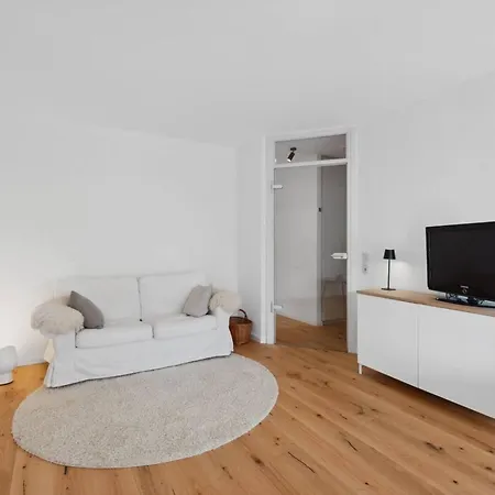 Exclusive Ludenberg Living In Stunning Area דיסלדורף